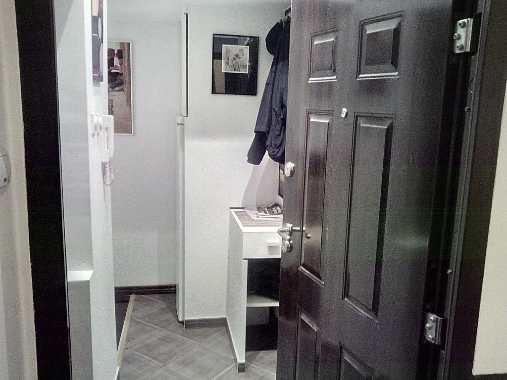 Slavija Square Apartment Cvetni Trg Belgrad Rum bild
